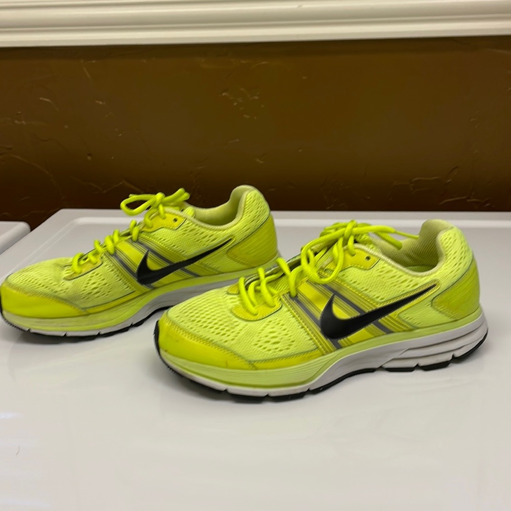 Nike Air Zoom athletic shoes